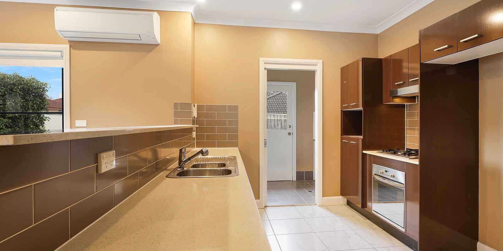 31/3 suttor Road Moss Vale