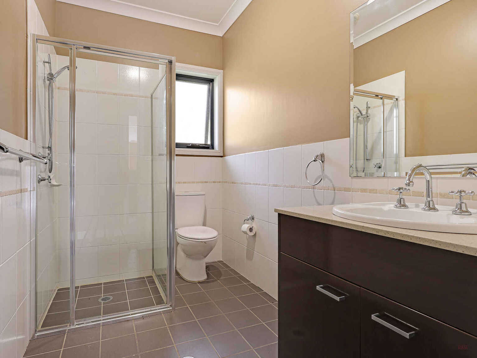 31/3 suttor Road Moss Vale