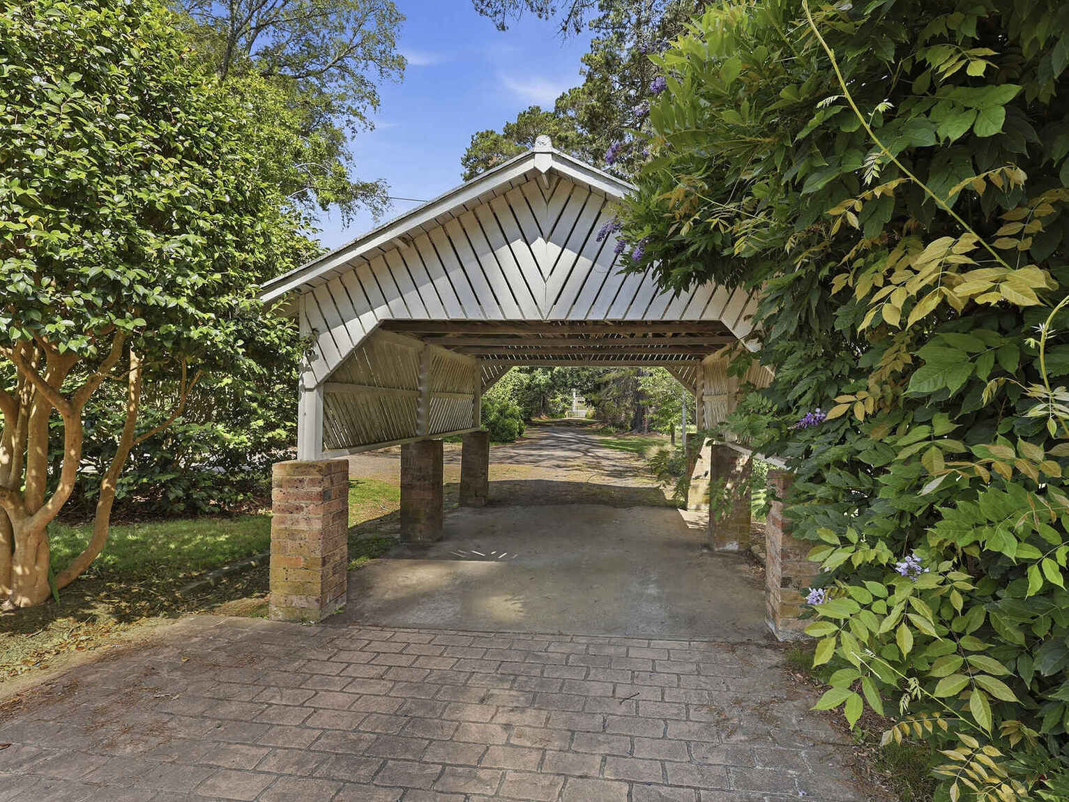 'Inverary' 7310 Illawarra Highway Sutton Forest 'Inverary' 7310 Illawarra Highway Sutton Forest