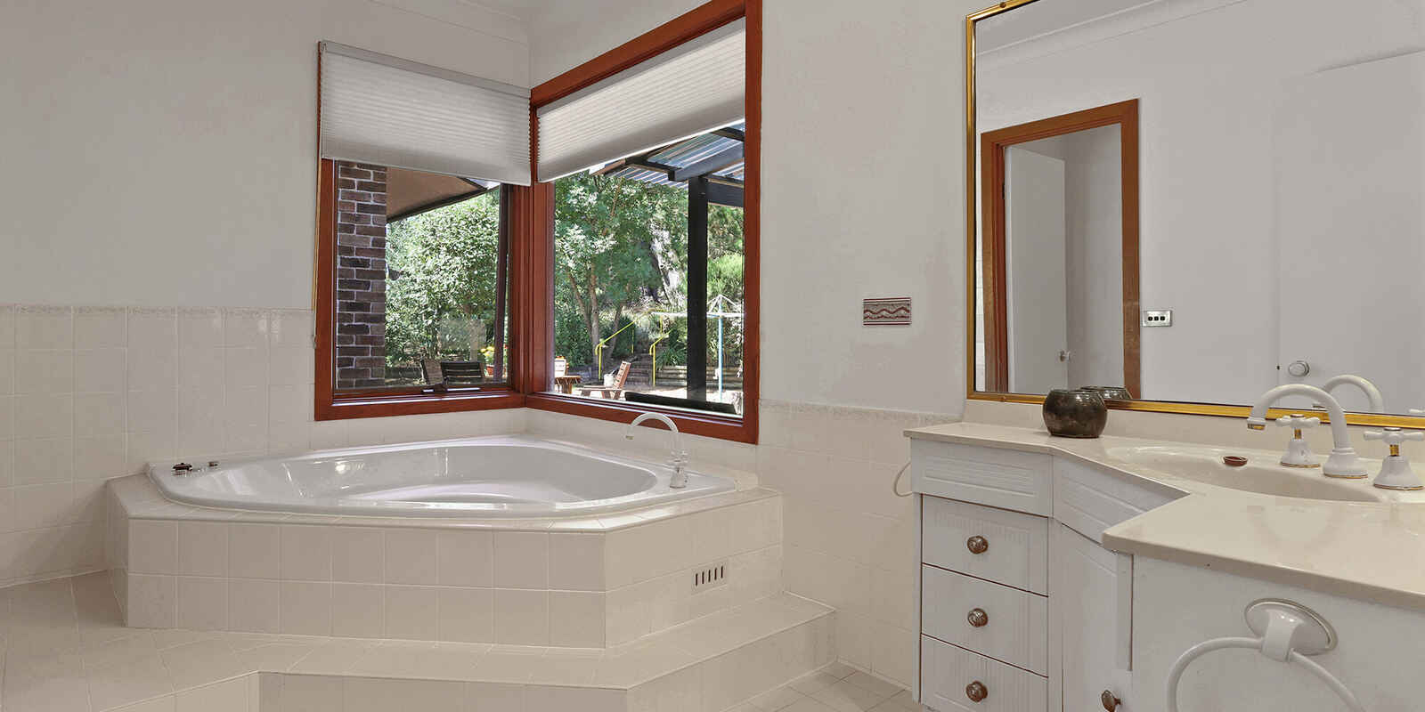 9 Farnborough Drive Moss Vale 9 Farnborough Drive Moss Vale