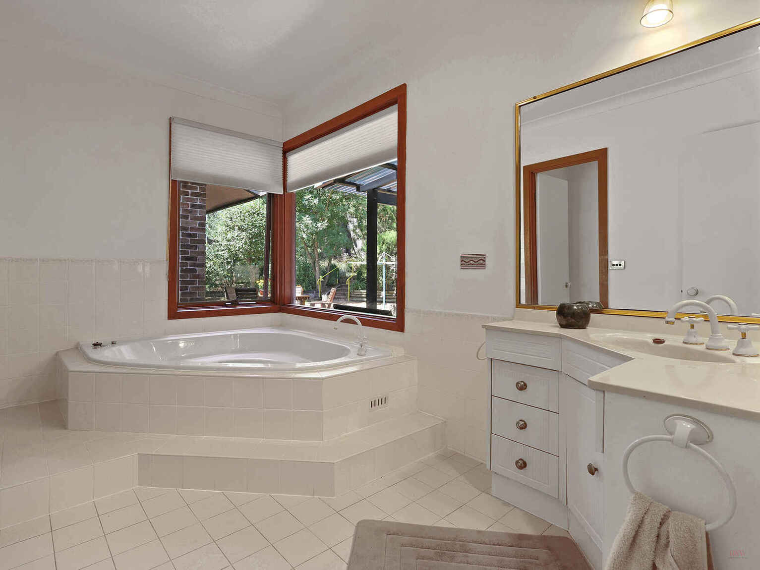 9 Farnborough Drive Moss Vale 9 Farnborough Drive Moss Vale