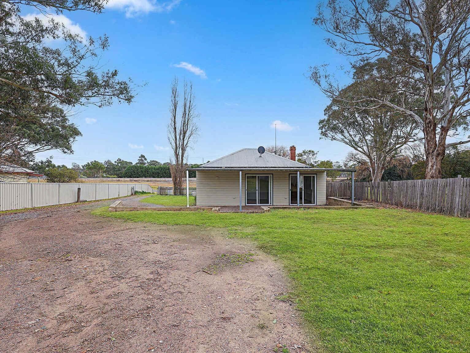 8 Railway Parade Marulan
