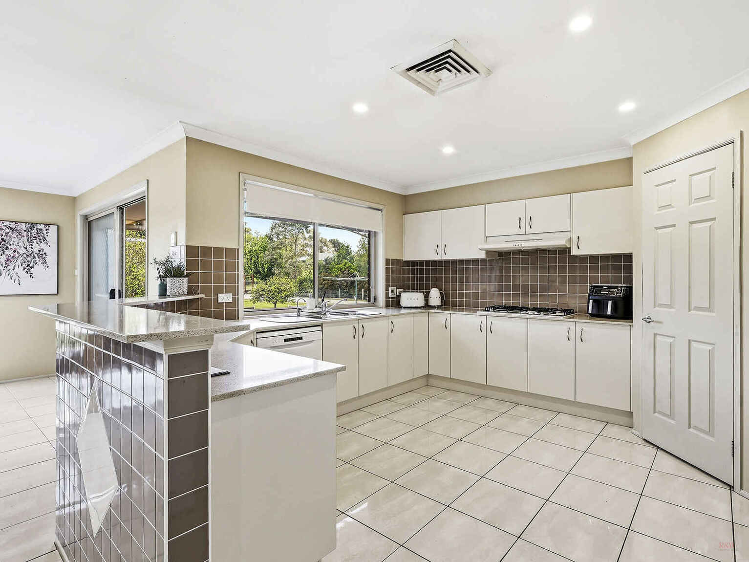 27 Woodside Drive Moss Vale